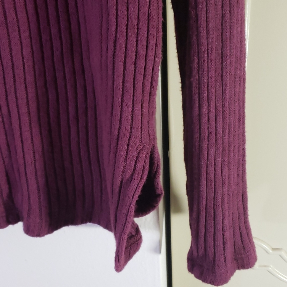 American Eagle soft & sexy rib long sleeve top - Picture 3 of 5